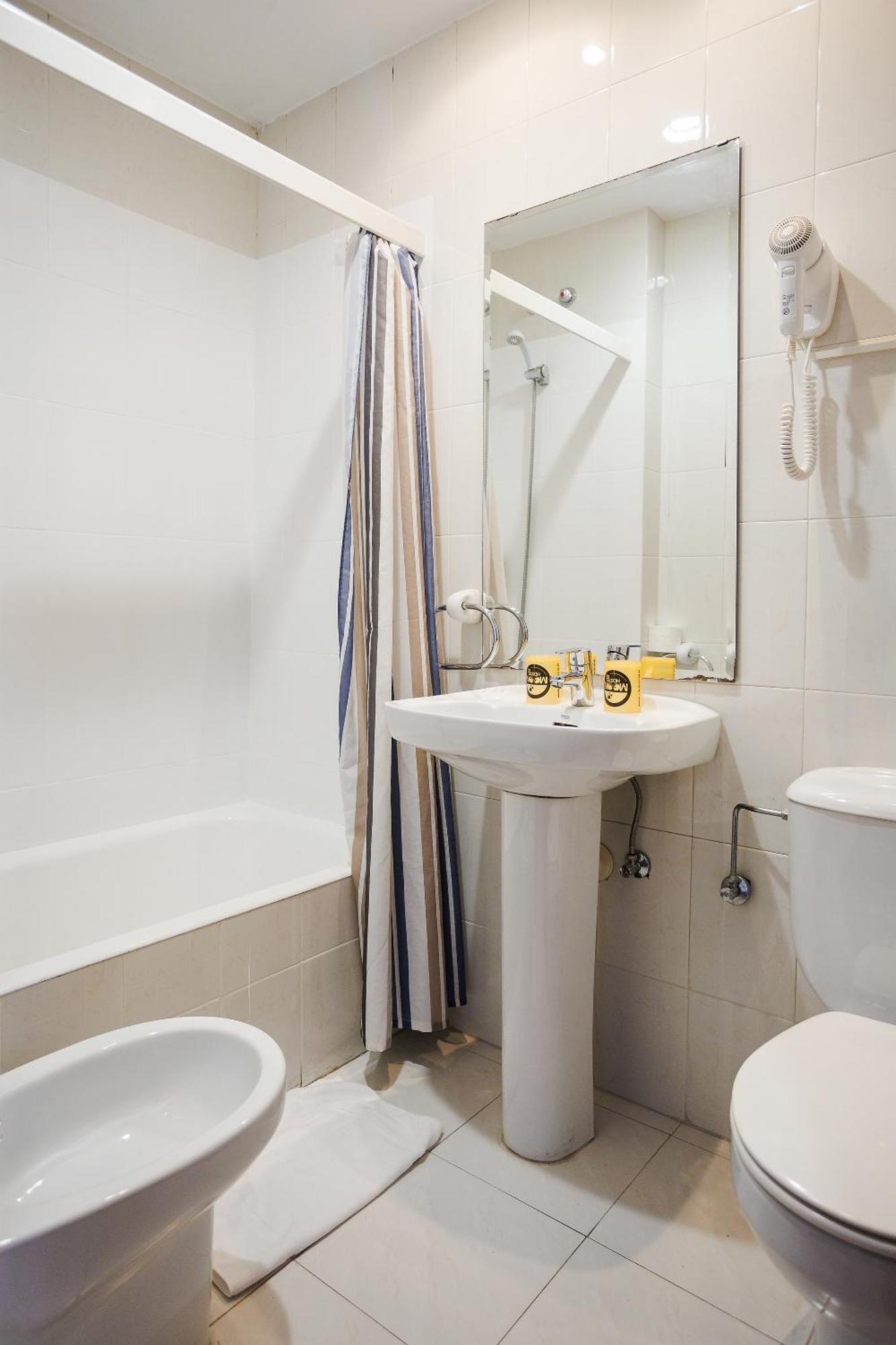 Moon Hostel Bio Bilbao Exterior photo