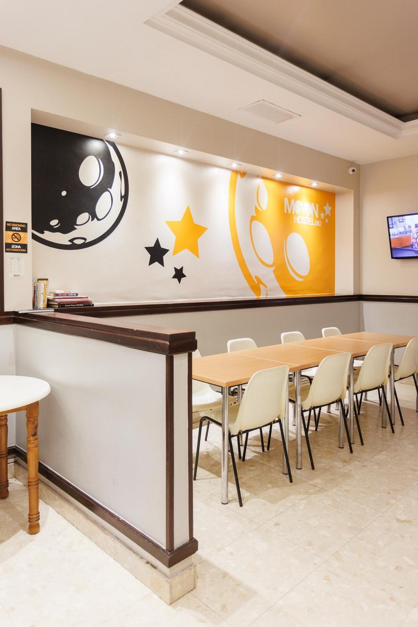 Moon Hostel Bio Bilbao Exterior photo
