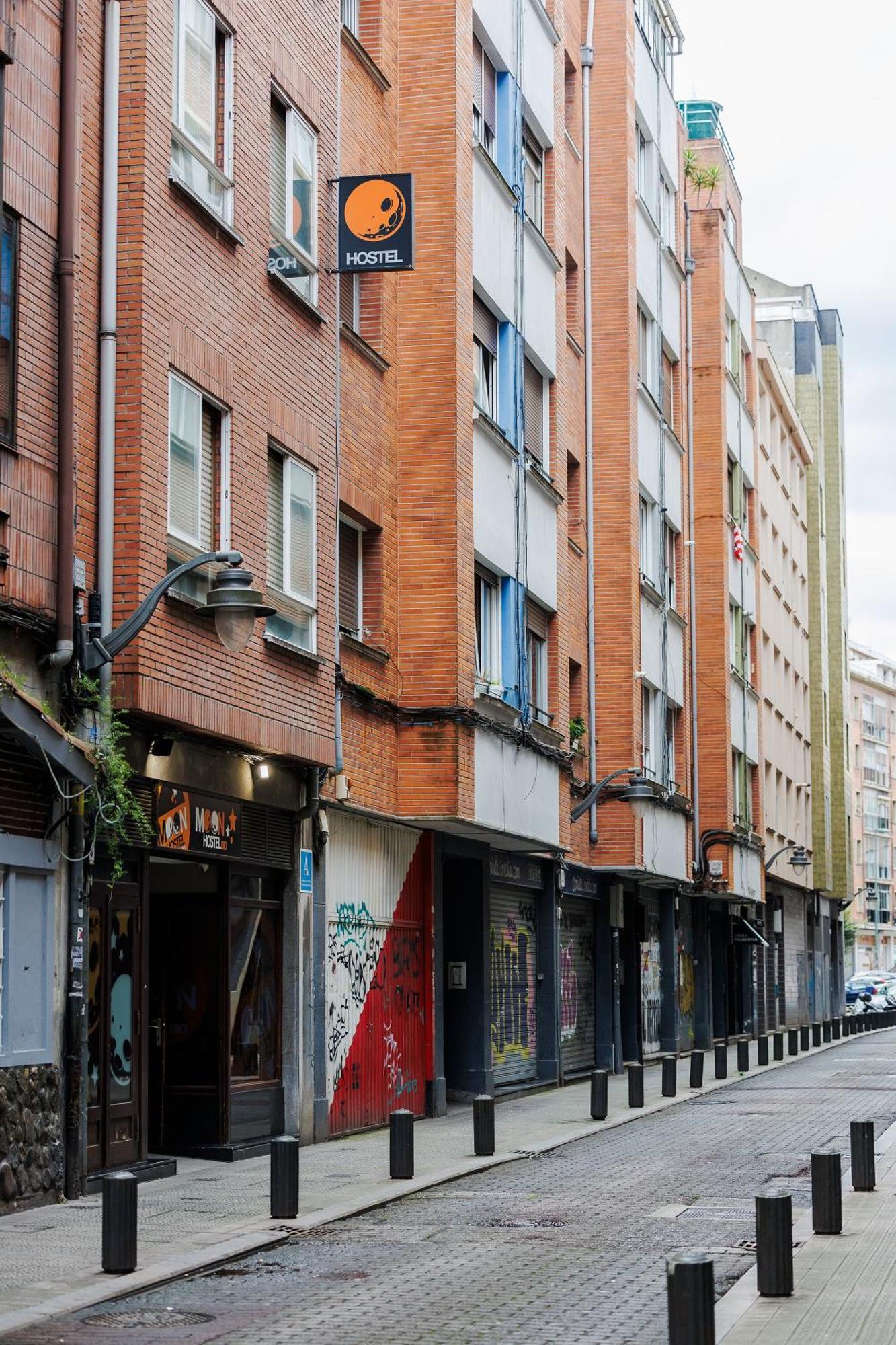 Moon Hostel Bio Bilbao Exterior photo