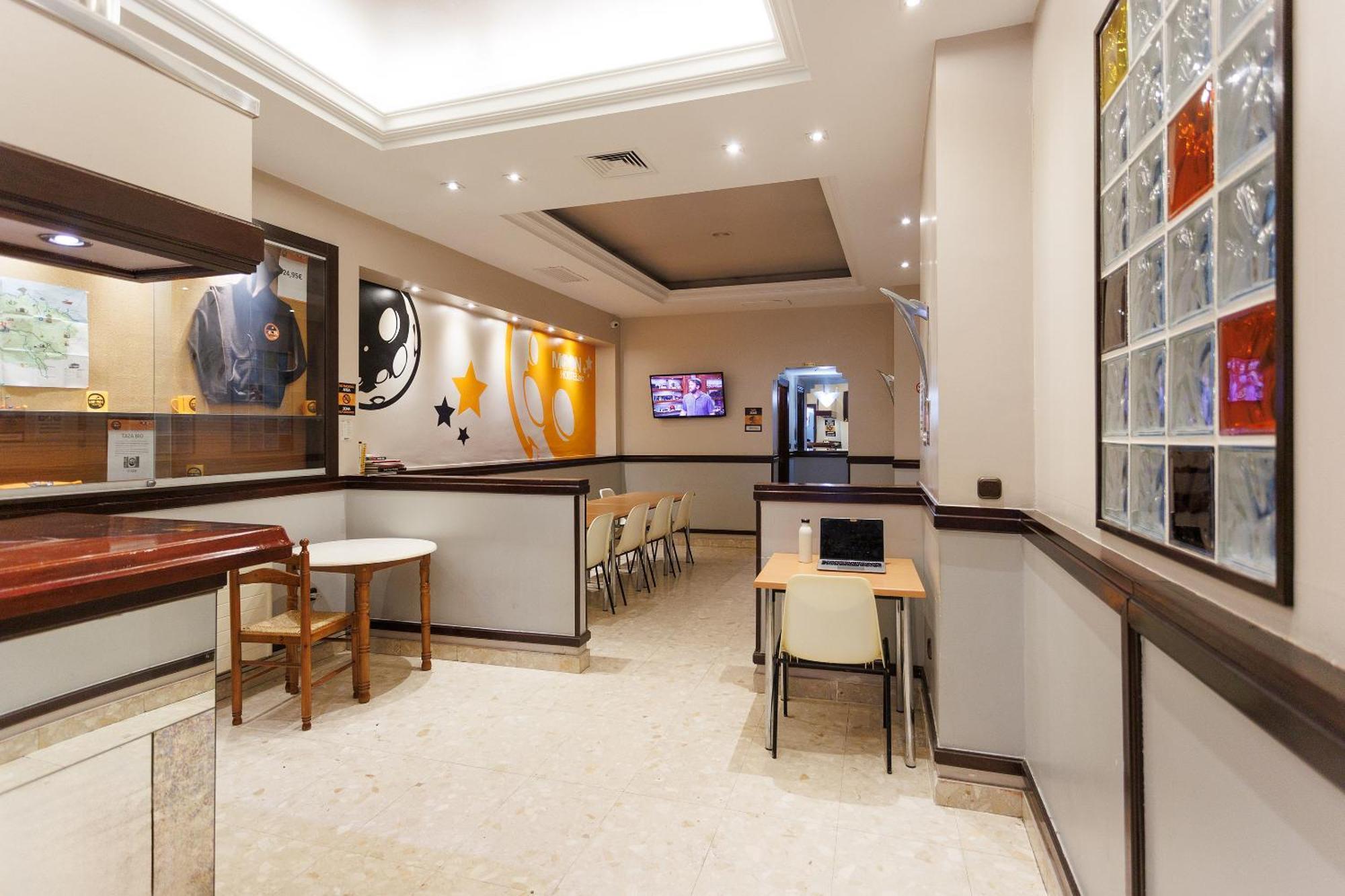 Moon Hostel Bio Bilbao Exterior photo