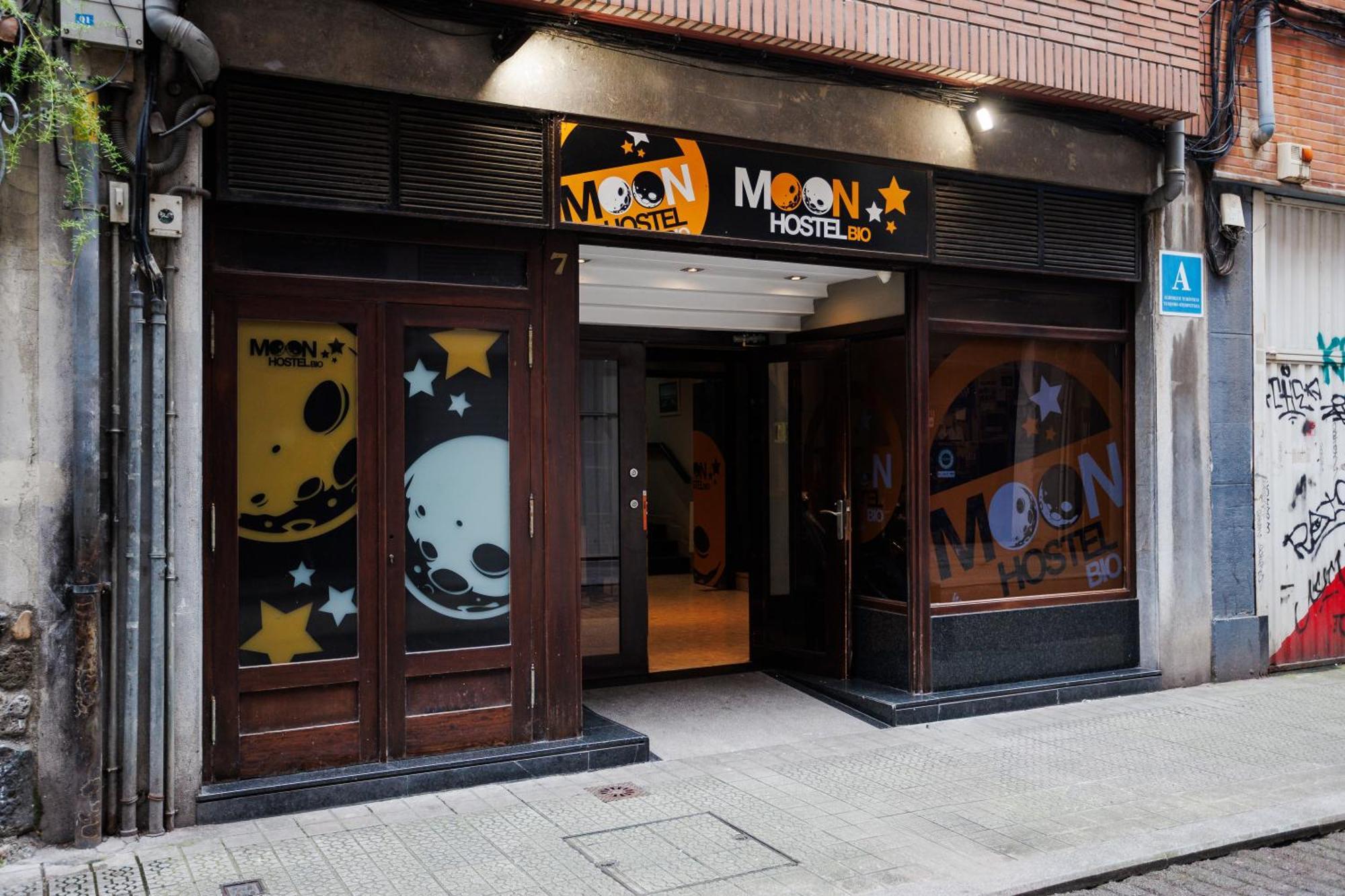 Moon Hostel Bio Bilbao Exterior photo