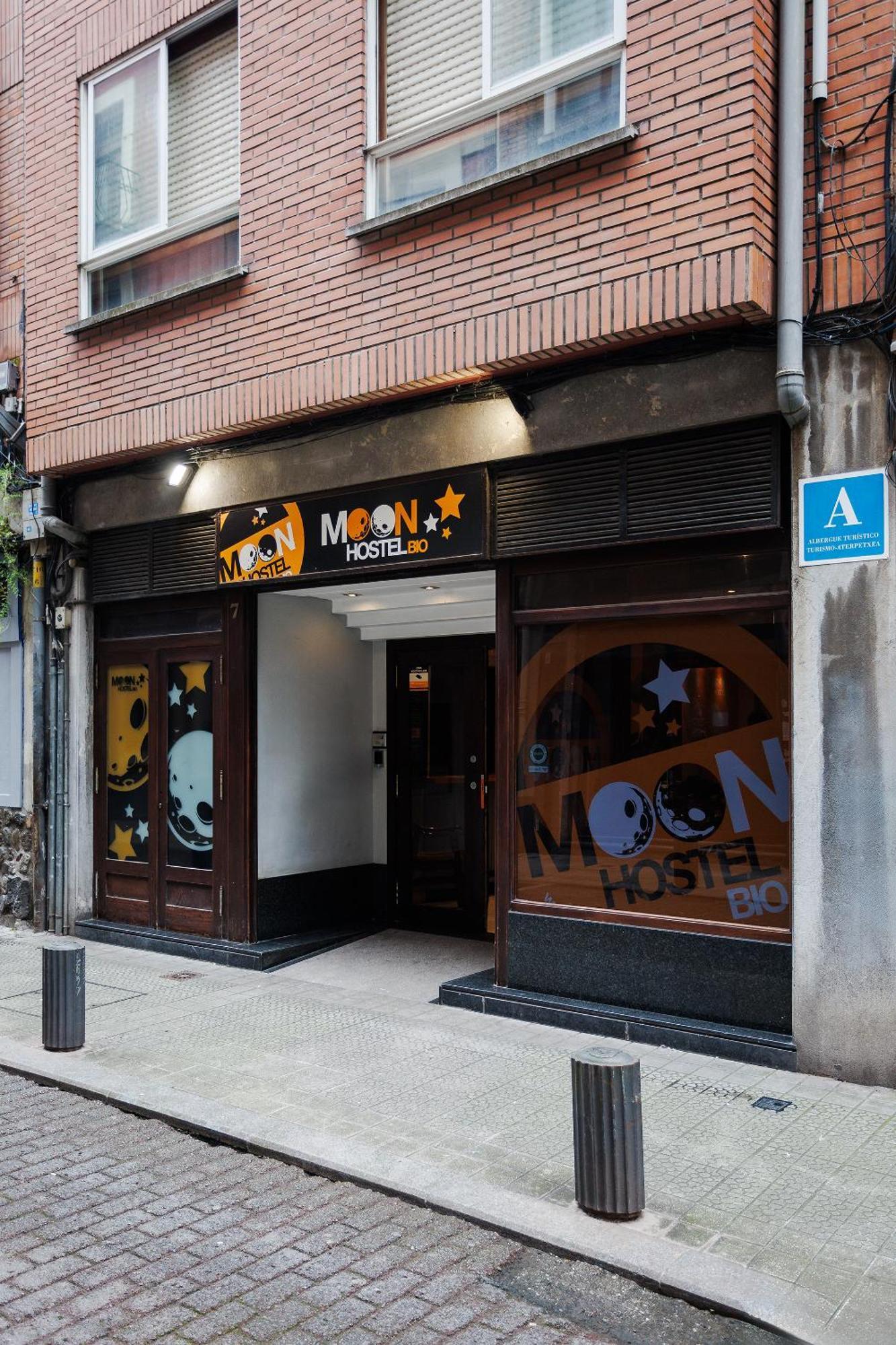 Moon Hostel Bio Bilbao Exterior photo